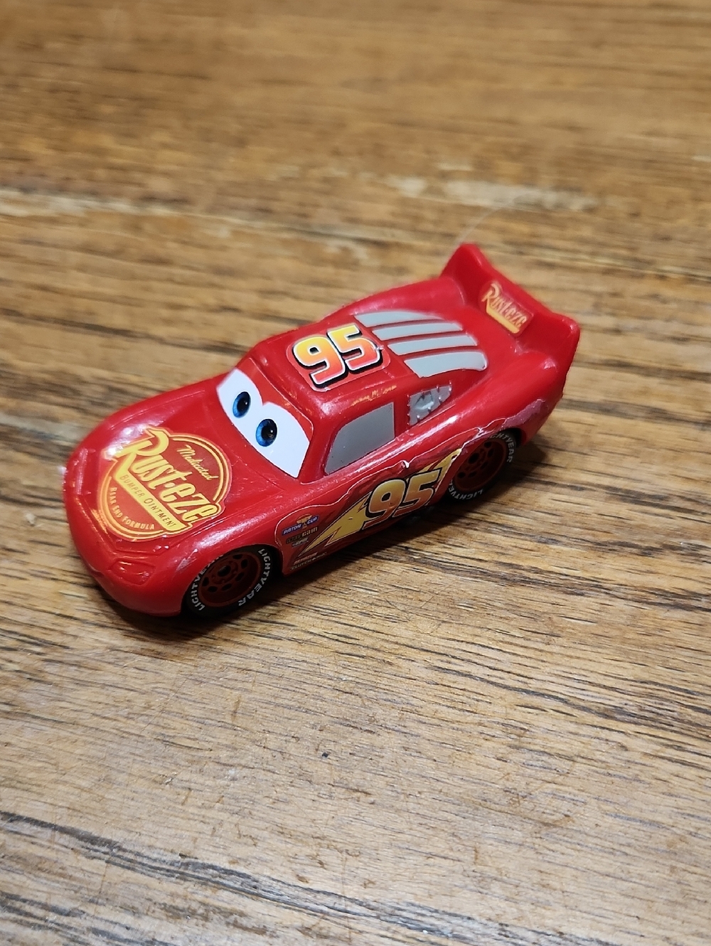 Disney Pixat Rust Eze Lightning McQueen #95